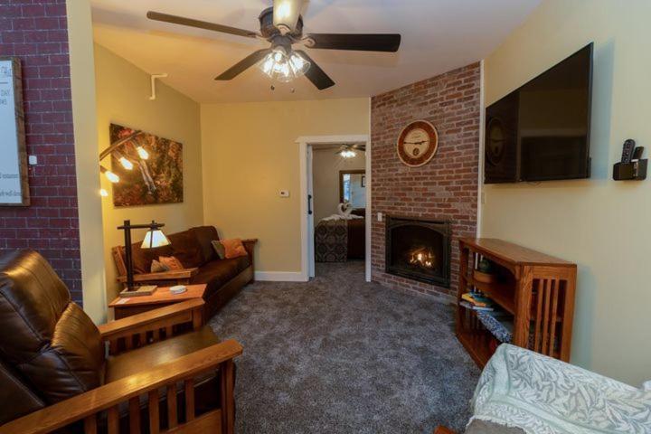 Lake Pointe Inn McHenry Dış mekan fotoğraf